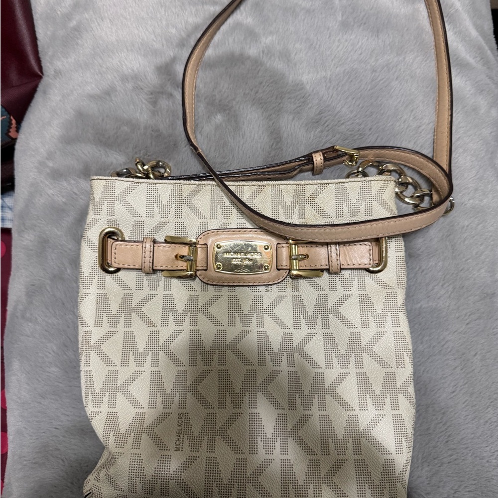 EUC Michael Kors Tan Monogram Shoulder Bag/Crossbody